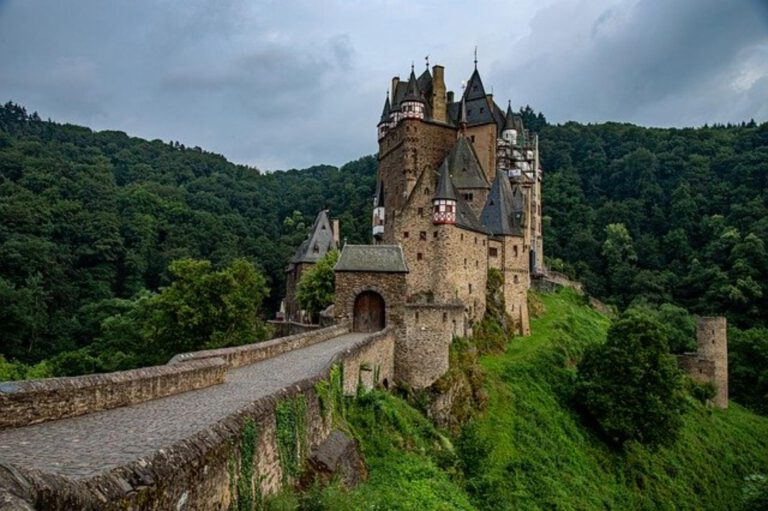 Zamek eltz cudaarchitektury pl